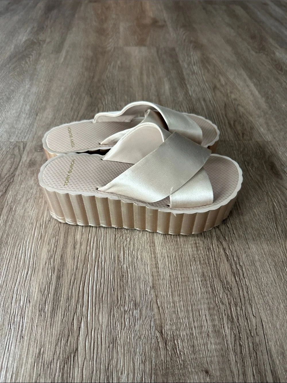 Tory Burch Satin Scalloped Platform Wedge Slide Sandals Bellini Blush Size 7